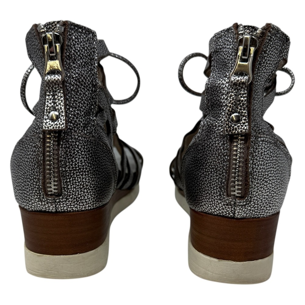 OTBT Women's Escapade Gladiator Silver Leather Sandals Gladiator 8.5 - Picture 2 of 9